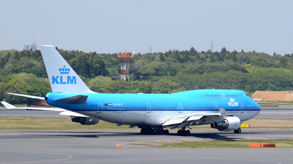 出発（31） KLM  747-400　　