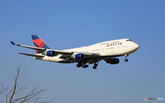 到着 DELTA 747-400 N666US