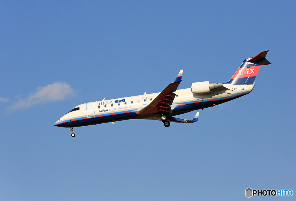 「ぶるー」 IBEXボンバルCRJ-200 JA03RJ Landing