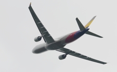 離陸（48）ASIANA A330-300 