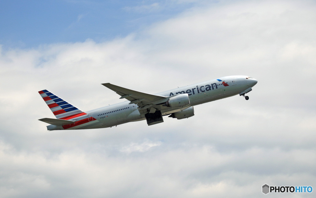 American 777-223 N790AN 飛び立ち 