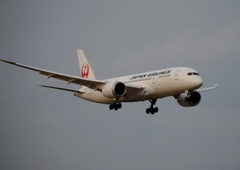 着陸 JAL 787-8