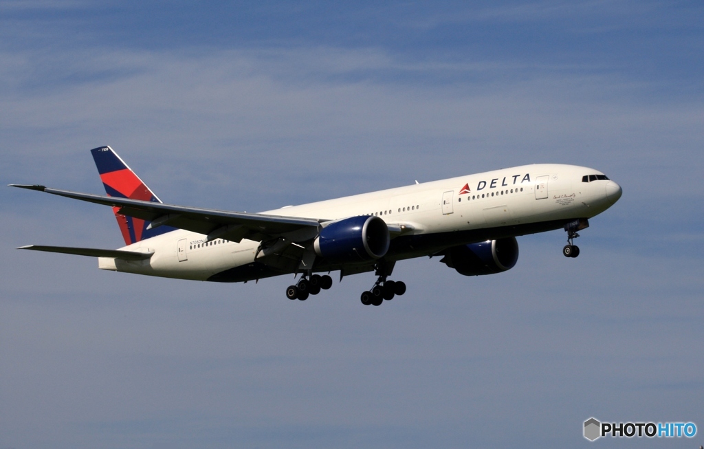 Delta 777-232 到着