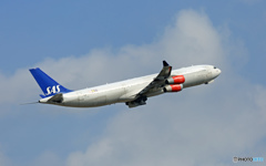 SAS A340-313 OY-KBC 出発 