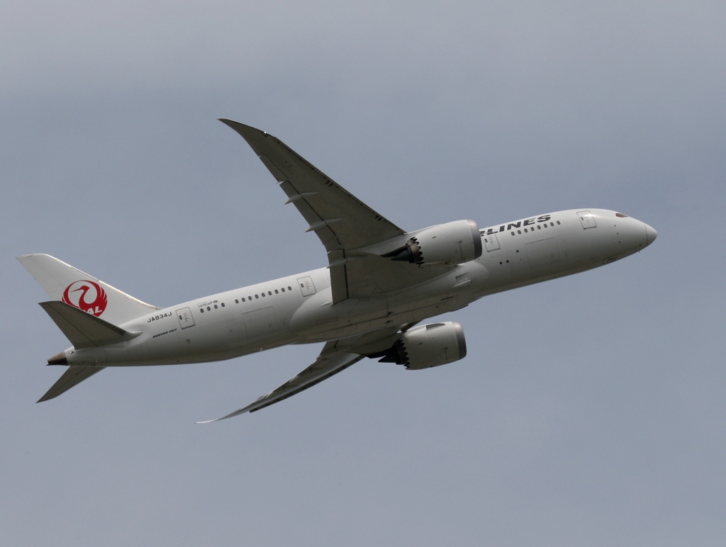 離陸　JAL 787-8