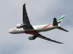 飛び立ち  Emirates Cargo 777-F1H 