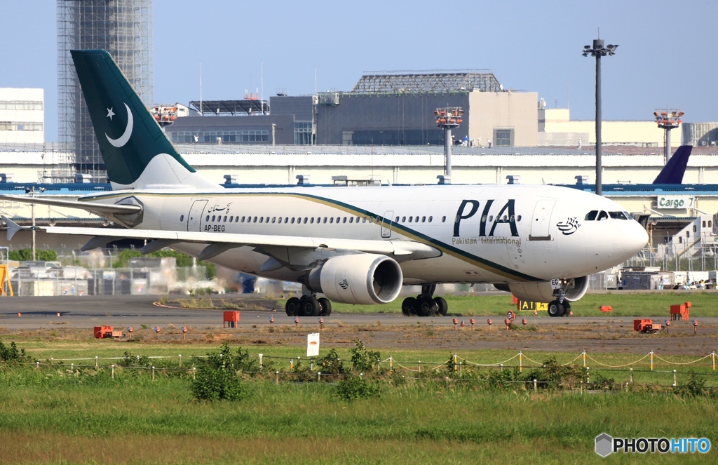 PIA A310-308 出発　