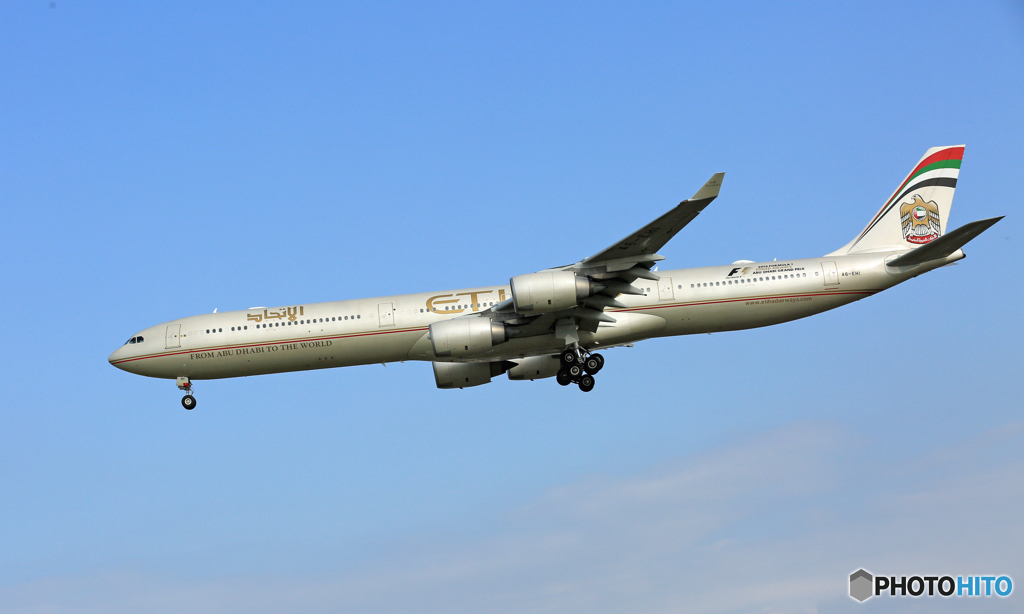 到着ETIHAD A340-642 A6-EHI