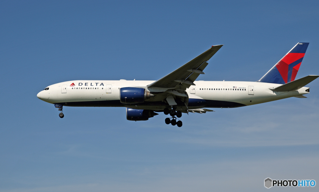 Delta 777-232 N861DA  着地前 