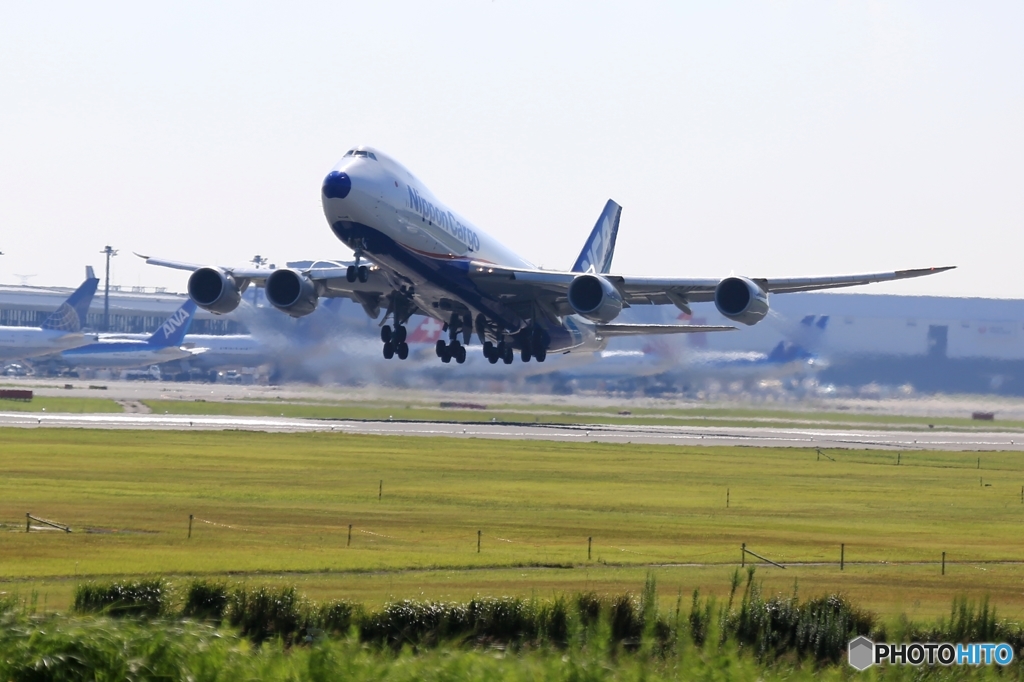 離陸　NCA 747-8KZF