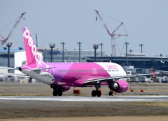 peach A320-214 飛び立ち