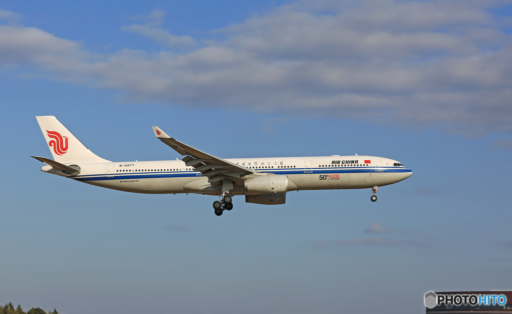 着陸 AIR CHINA A330-343 B-5977