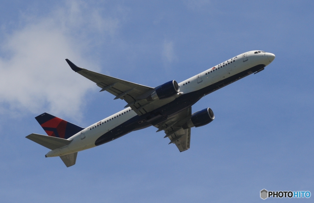 出発　Delta 757-223