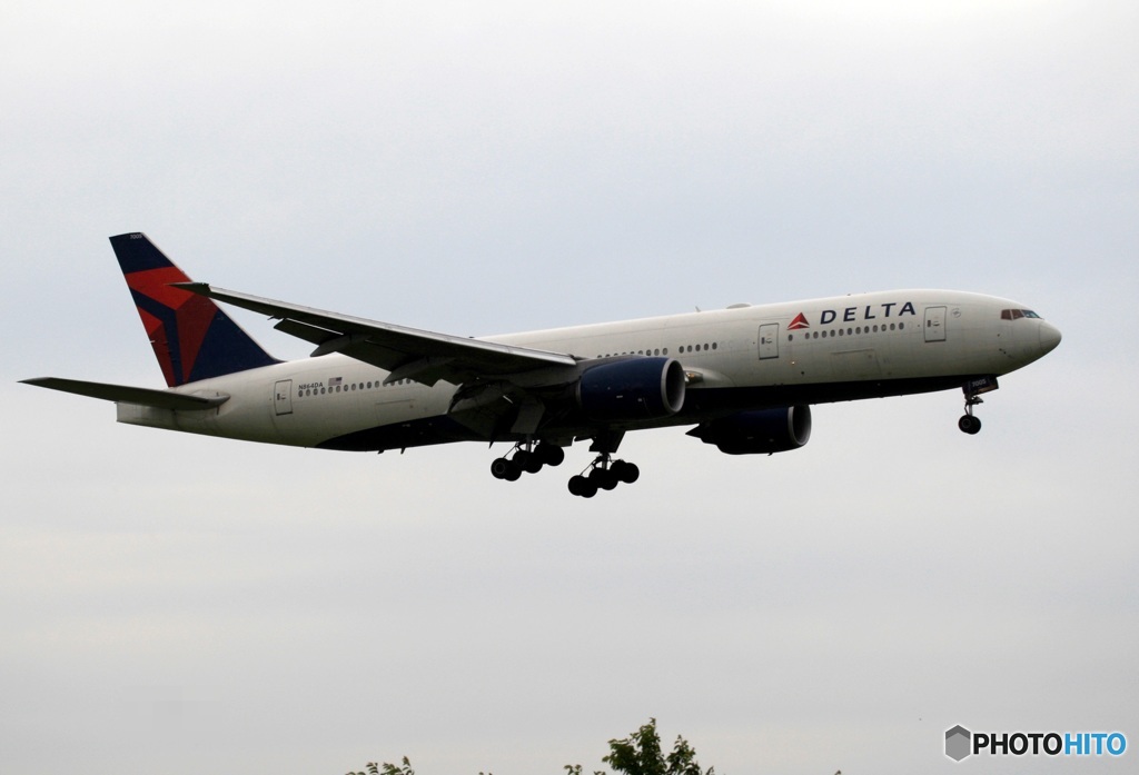 到着　DELTA 777-232
