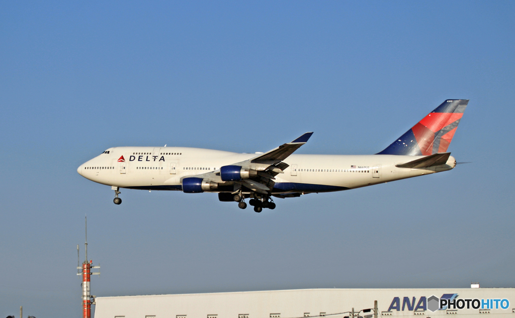 DELTA 747-400 N669US 到着 