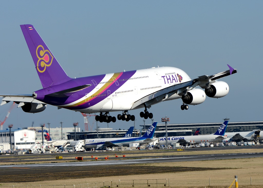 THAI  A380-841 着陸