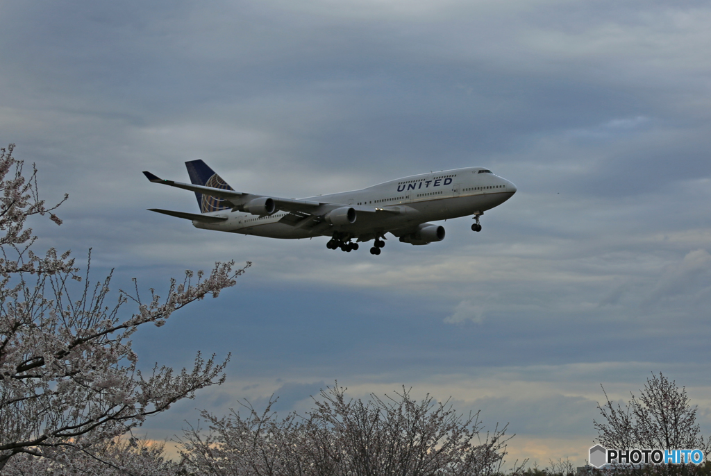 「晴れ」 UNITED 747-400 N118UA 着陸