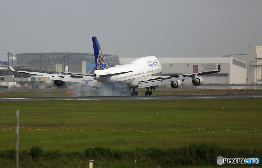 ７４７ジャンボ機着陸 United N181UA　