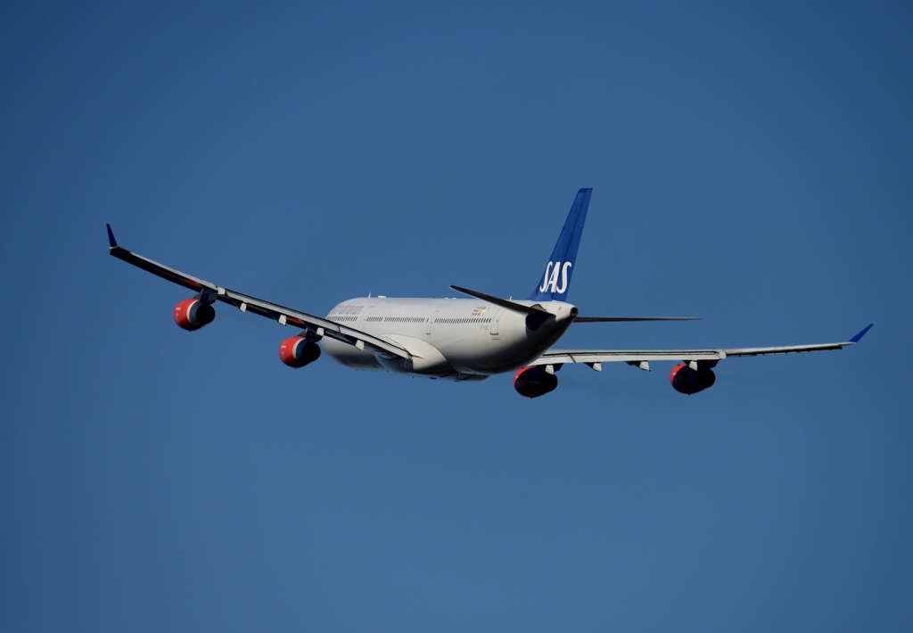 SAS A330-313 出発