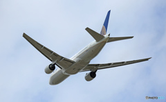 飛び立ち　UNITED 777-222 N212UA