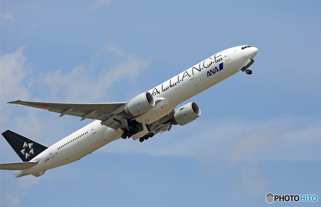 飛び立ち ANA 777-381 JA731A