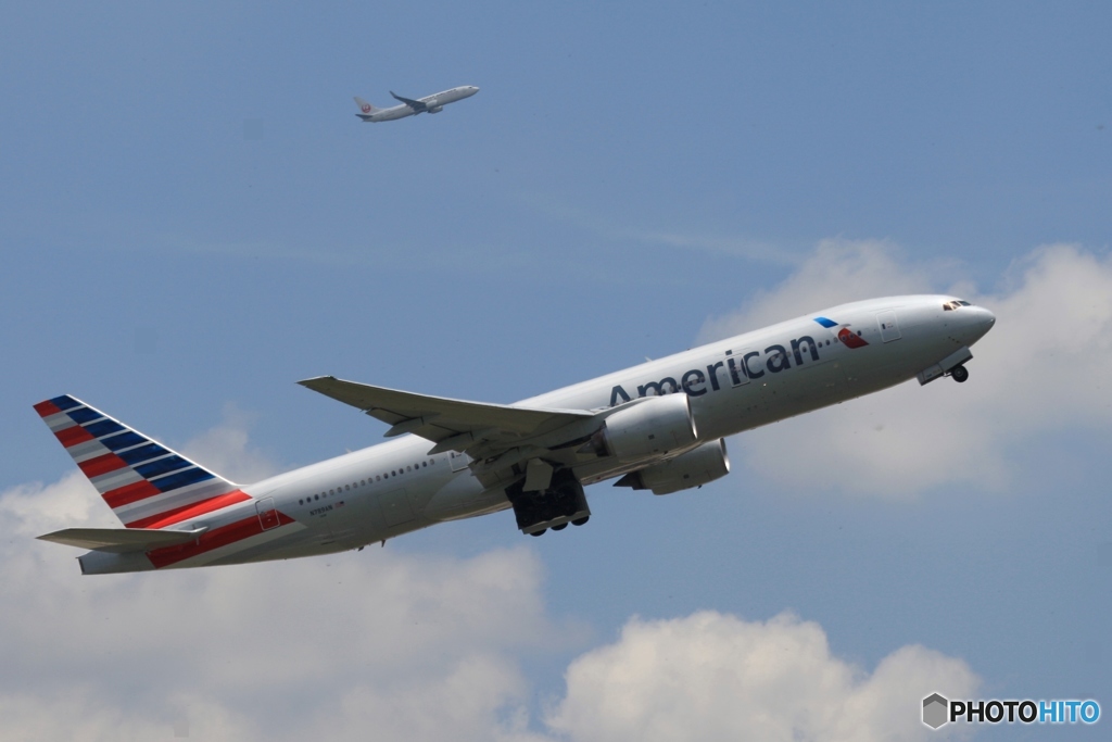 出発　American 777-223