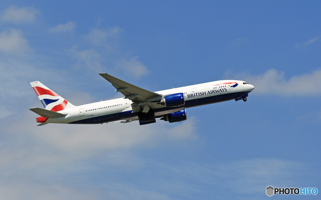 [青い空]　British 777-236 G-YMMK