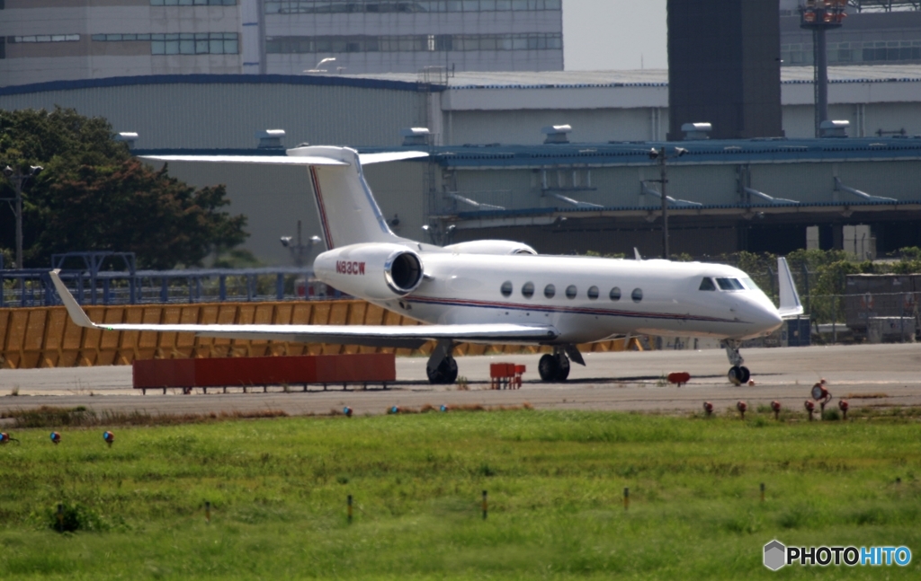 ☮private Gulfstream Aerospace G-V:N83CW