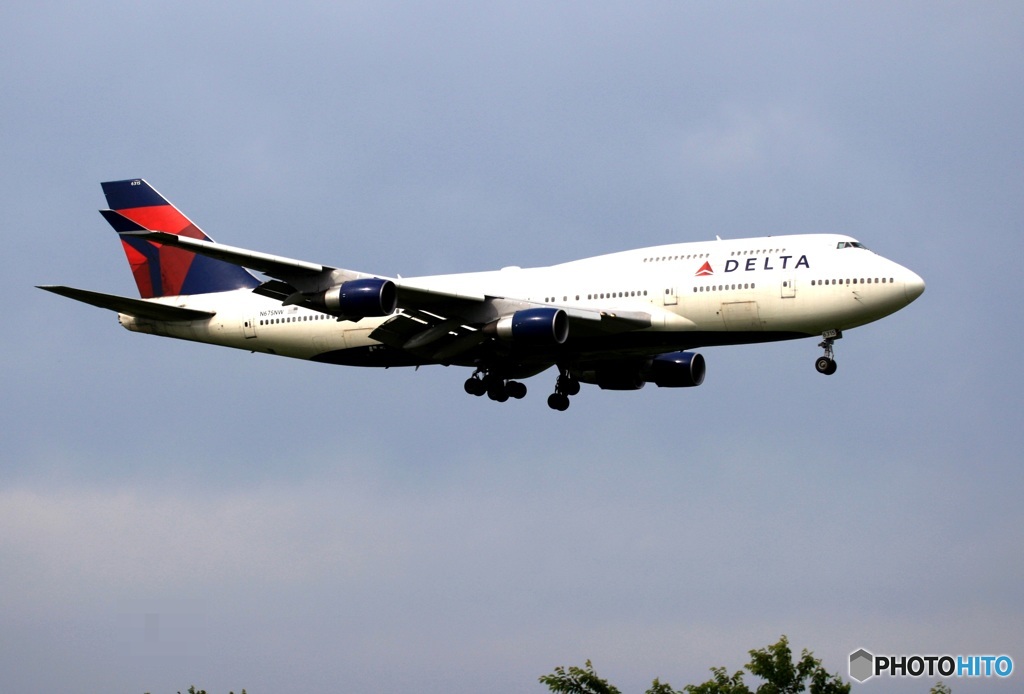 DELTA 747-400 到着　