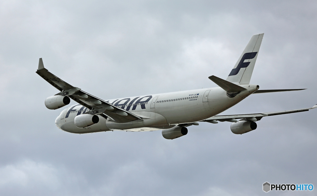 出発 Finnair A340-313 OH-LQC