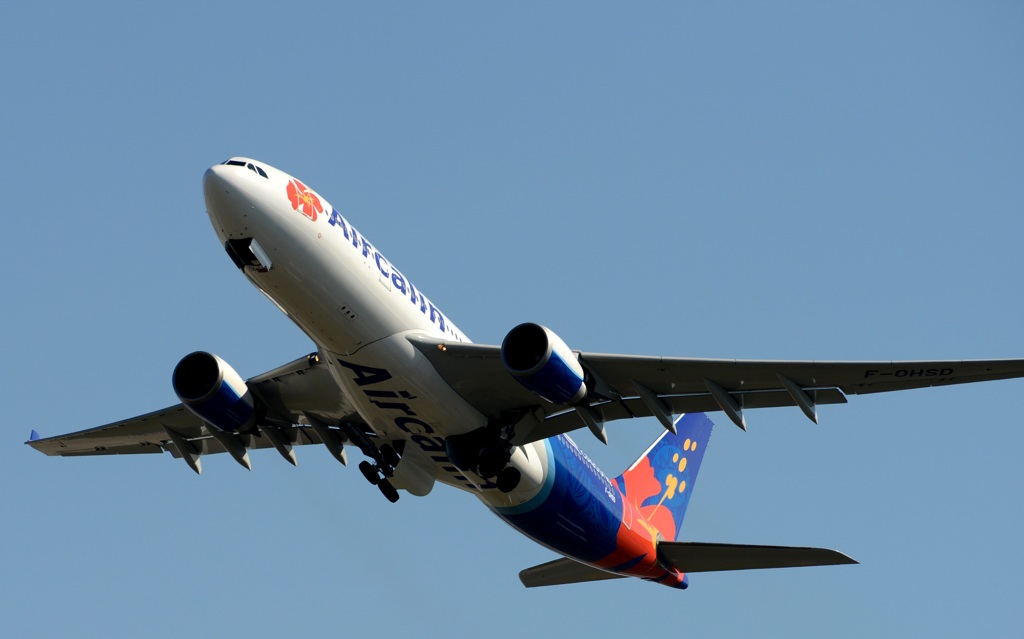 離陸（339）Aircalin　A330-200