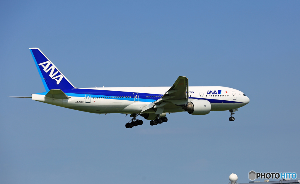 着陸 ANA 777-281 JA709A