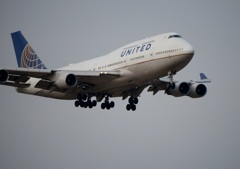 UNITED 747-400 着陸