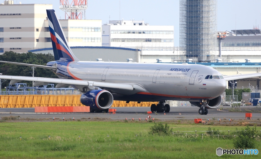 離陸　AEROFOLT A330-343