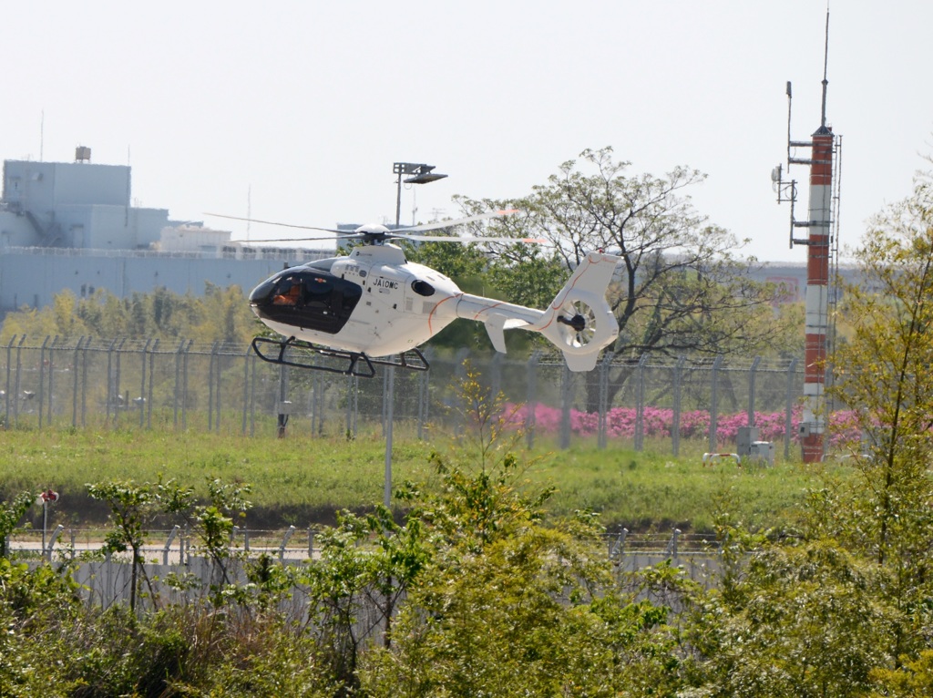 ユーロコプターEC135　VIP到着　