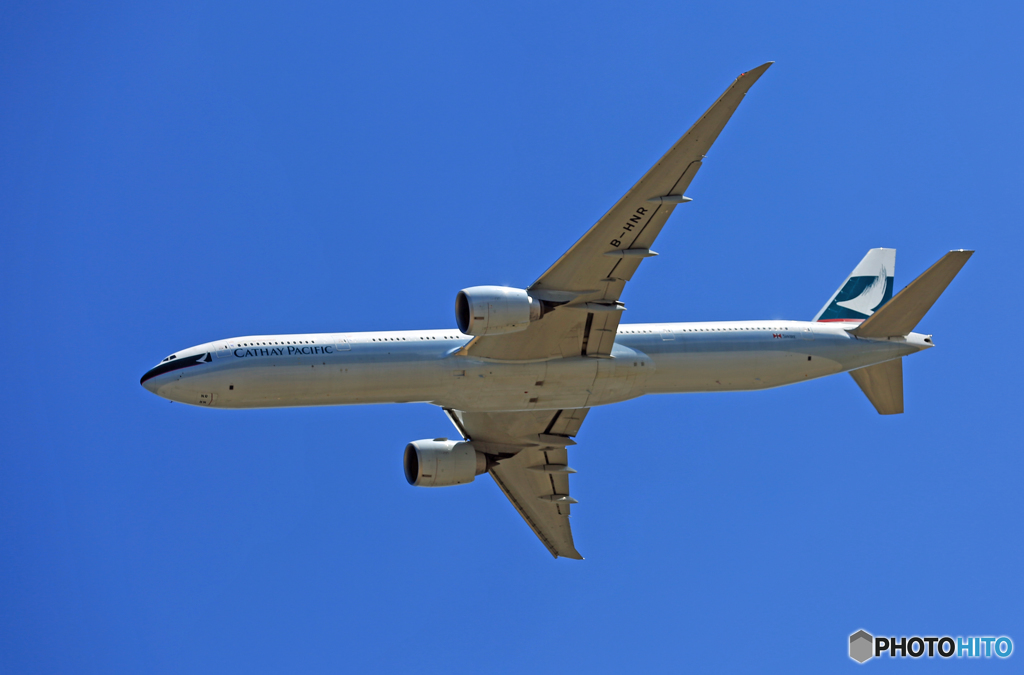 「SKY」 CATHAY 777-367 B-HNR Takeoff