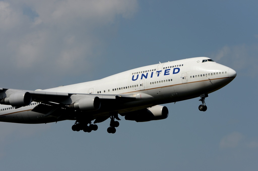 UNITED 747-400 着陸　