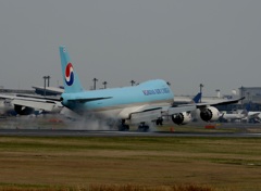 Korean 747-8F 到着　