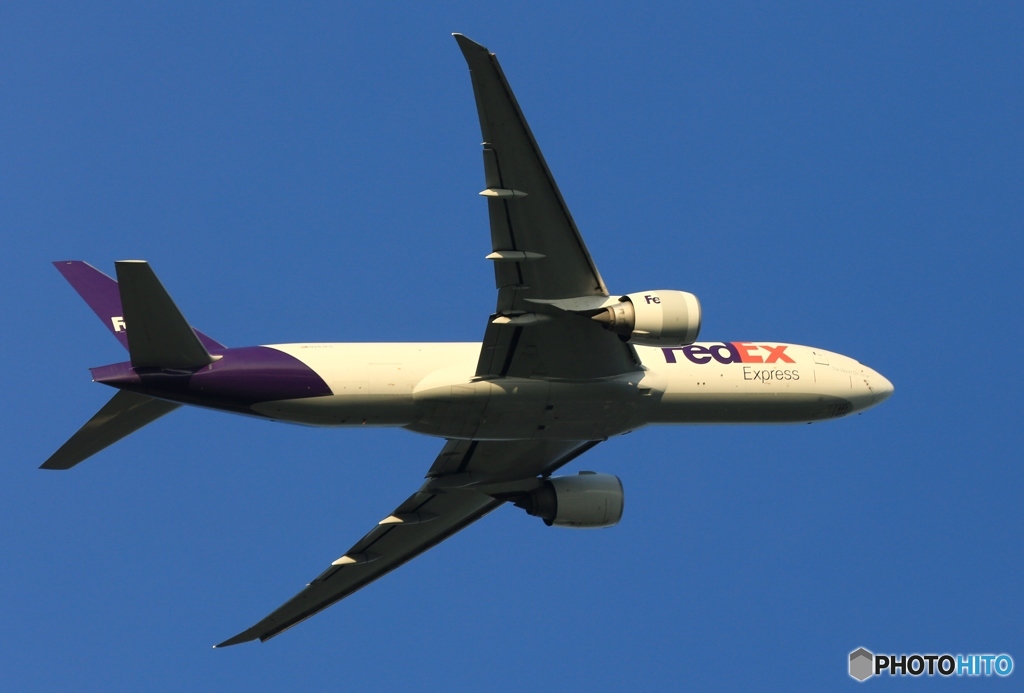 出発　FedEx 777-FS2 