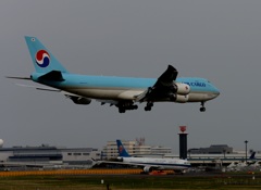 KOREAN 747-8F 到着　