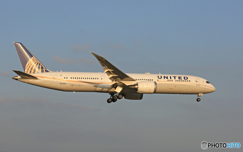 [青い空]　UNITED 787-9 N27959