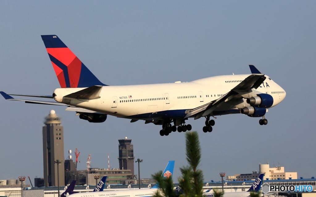 到着　DELTA 747-400
