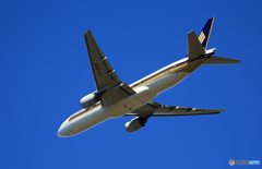 「ぶるー」 Singapore 777-212 9V-SQK