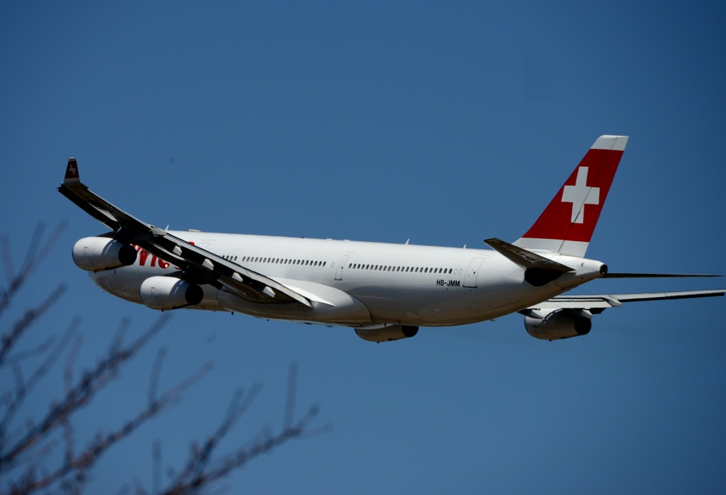 SWISS A340-300 出発