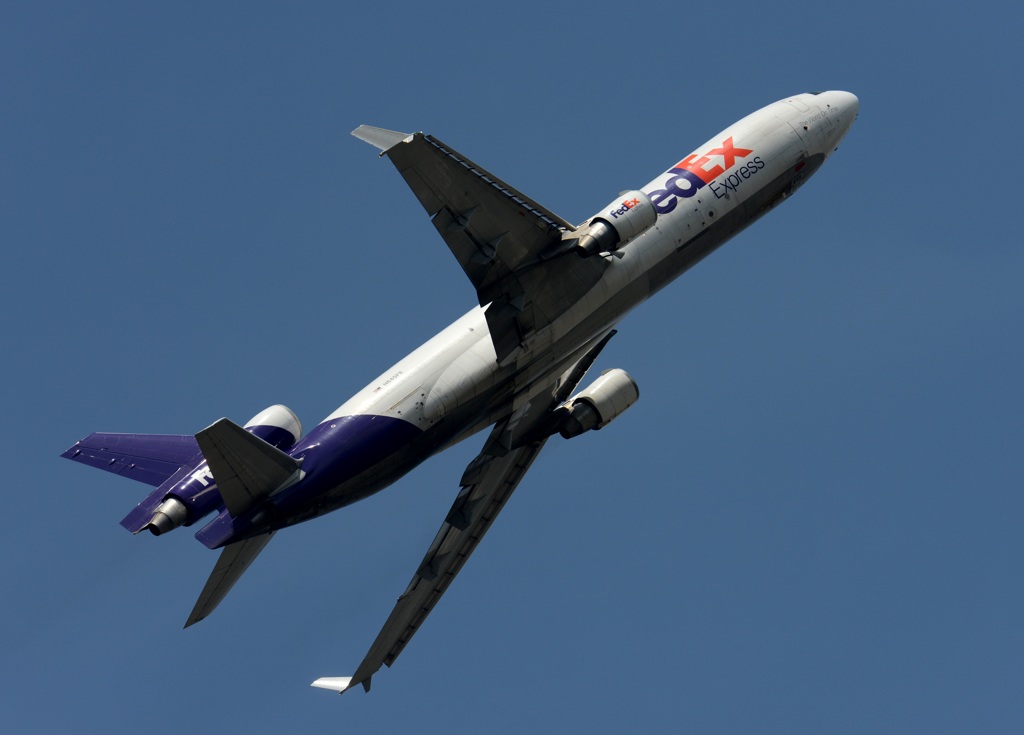 離陸　FedEx MD-11