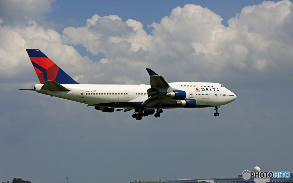 「雲」DELTA 747-400 N662US/ジャンボ保存委員会