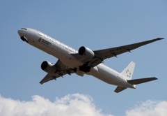 飛び立ち Singapore 777-312