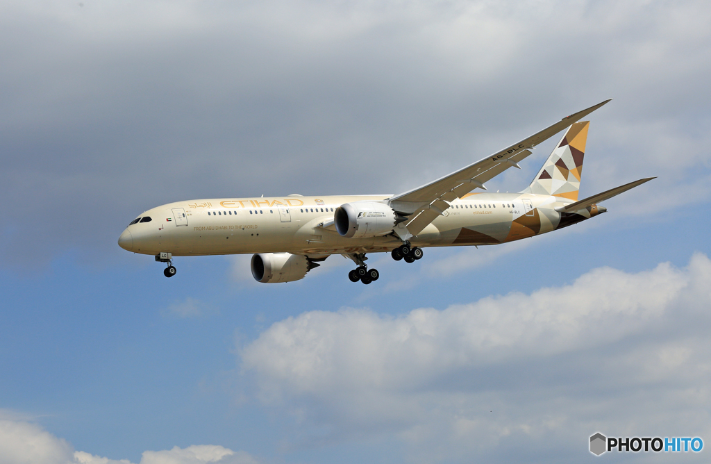 「良い天気」 Etihad 787-9 A6-BLC 到着