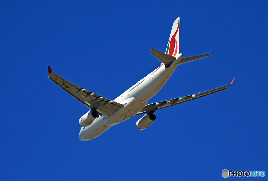 「青空」 SriLankan A330-243 4R-ALJ飛び立ち
