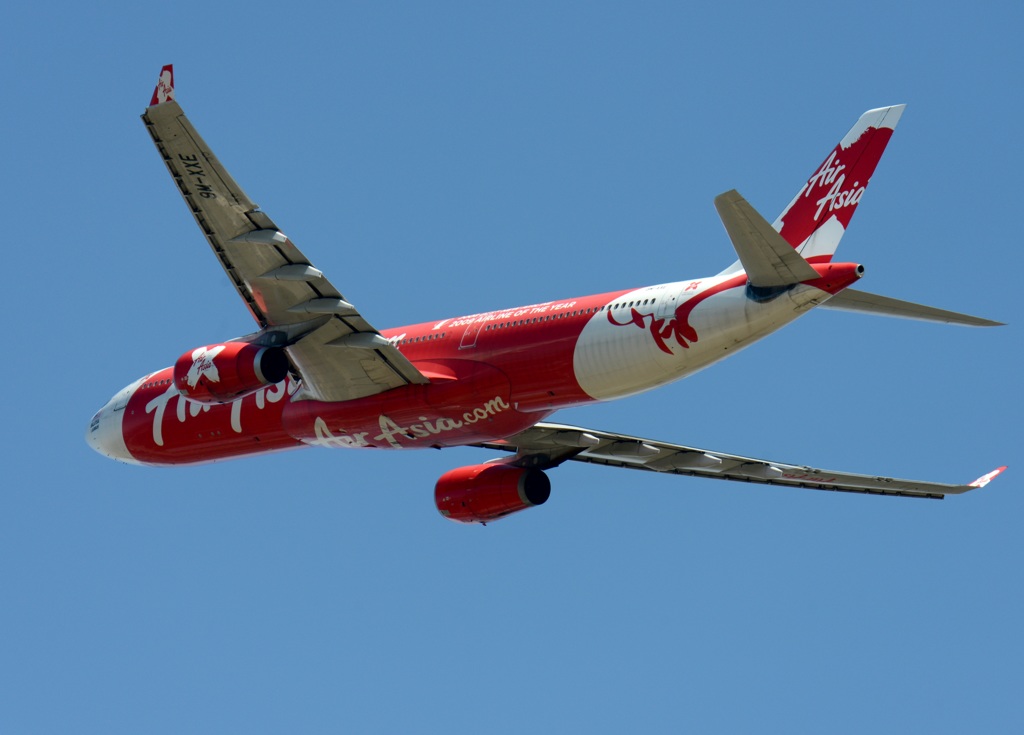 離陸  Air Asia A30-343